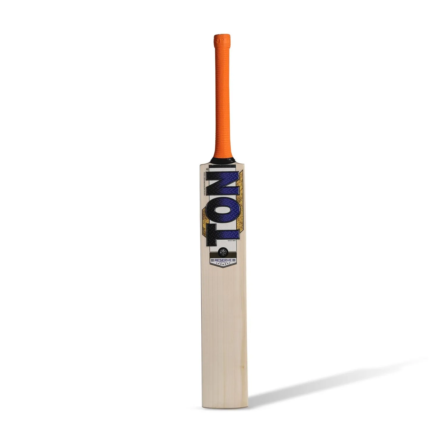 SS Ton Reserve Edition No.4 English willow cricket. Bat, front view